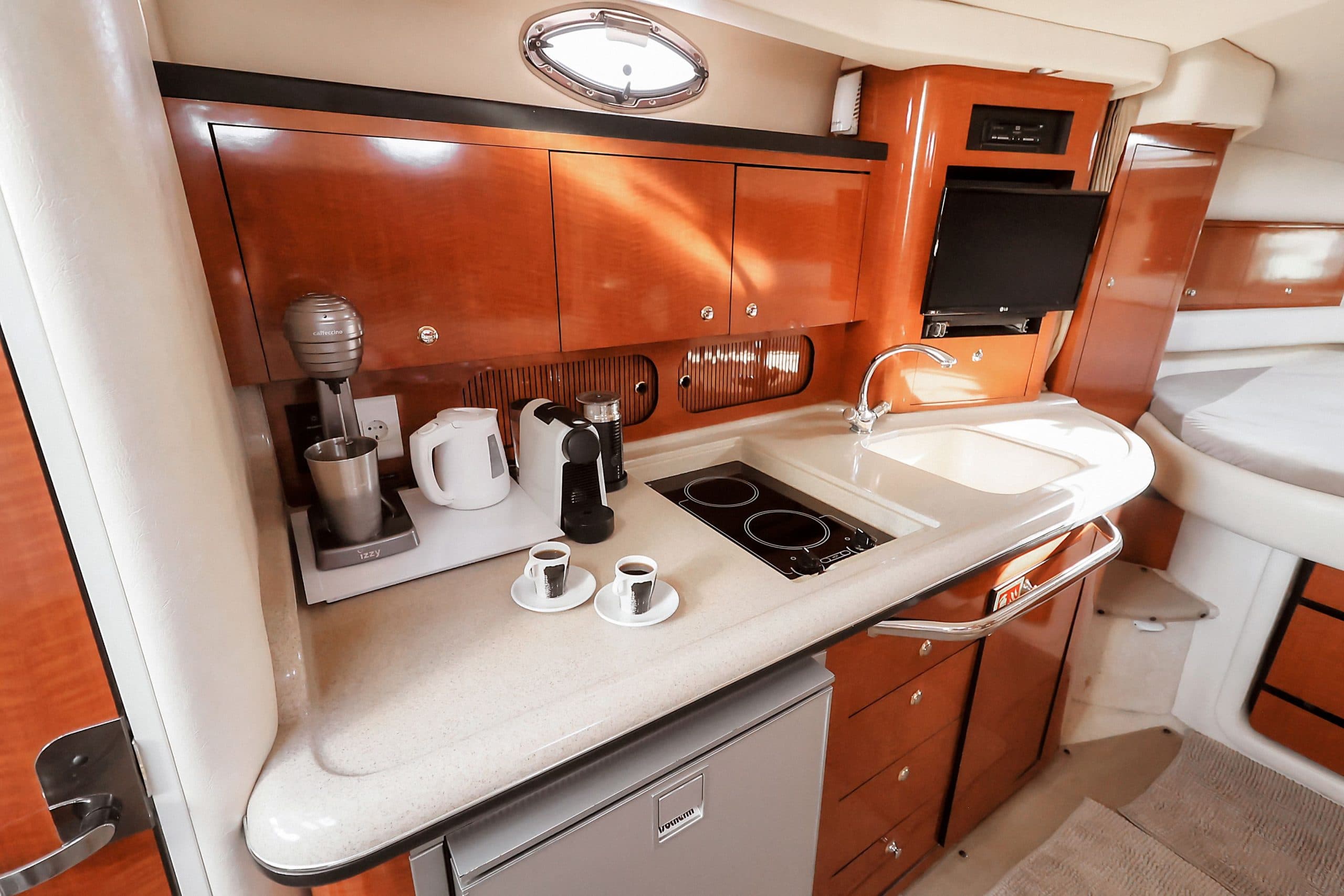 Sea Ray 375 2