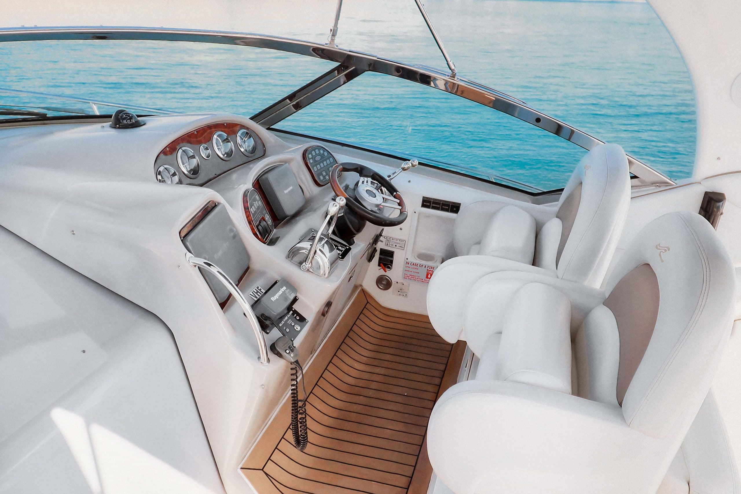 Sea Ray 375 4