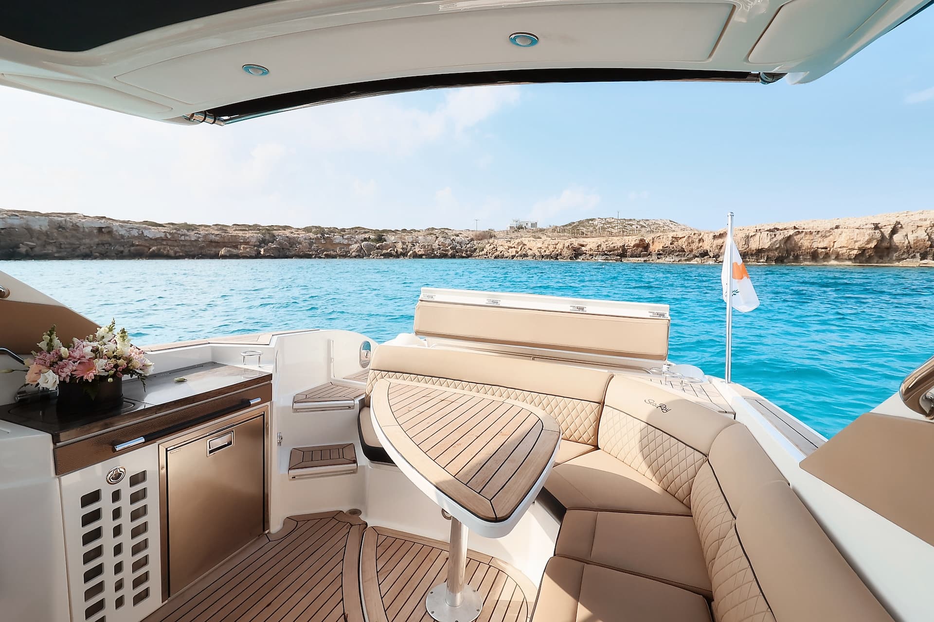 Sea Ray SLX 350 2