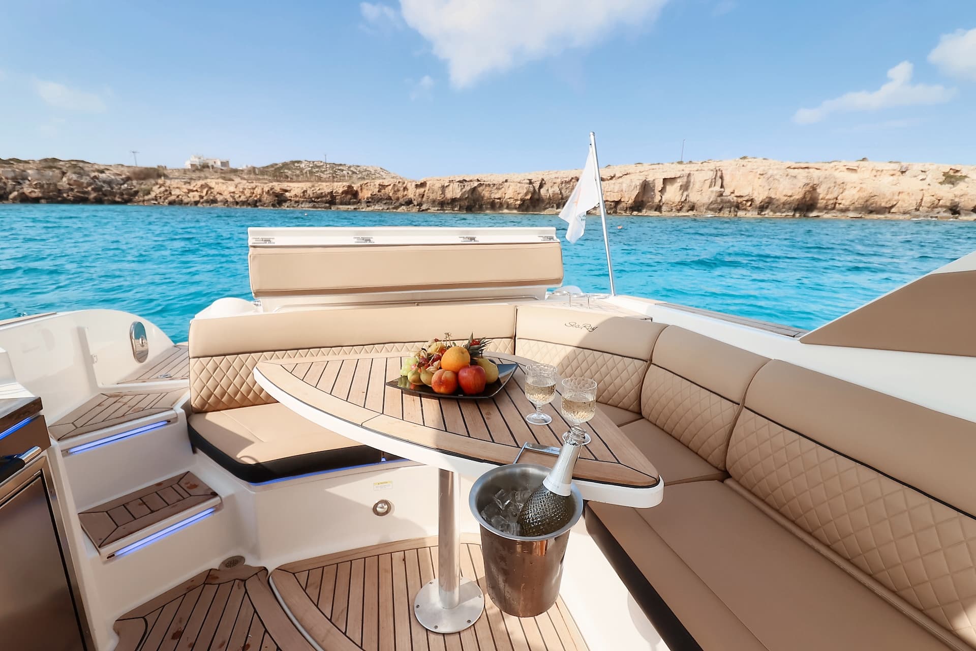 Sea Ray SLX 350 3