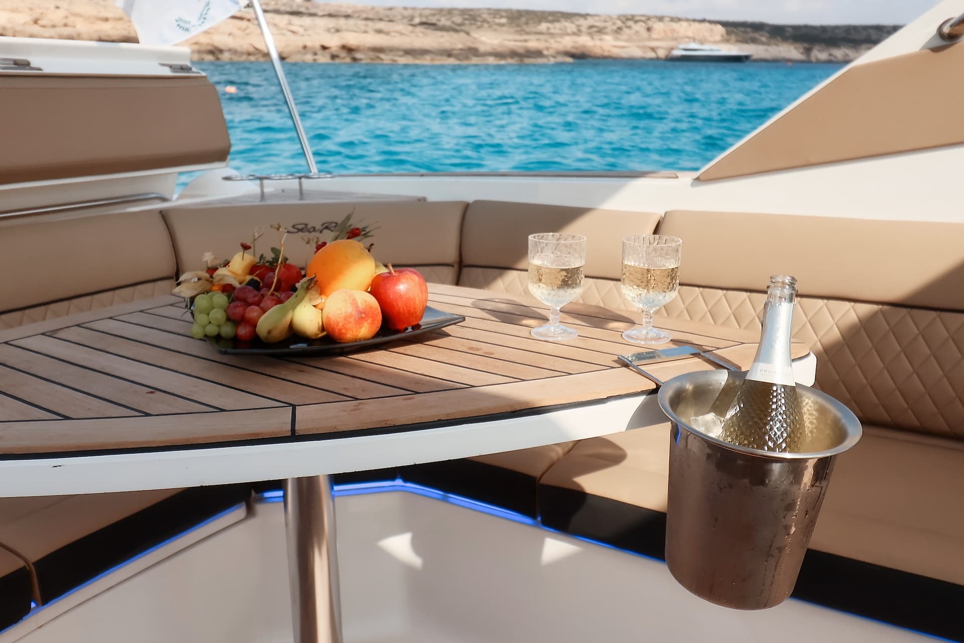 Sea Ray SLX 350 4