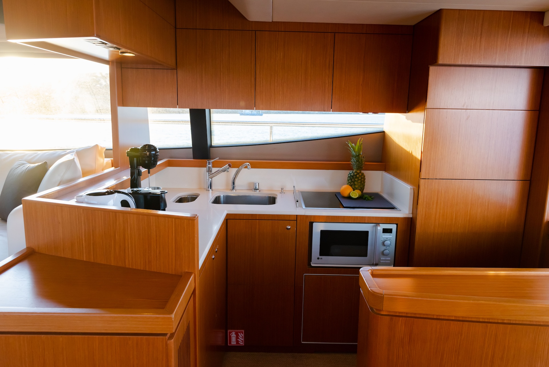 Ferretti 592 'Chill Out' photo 17