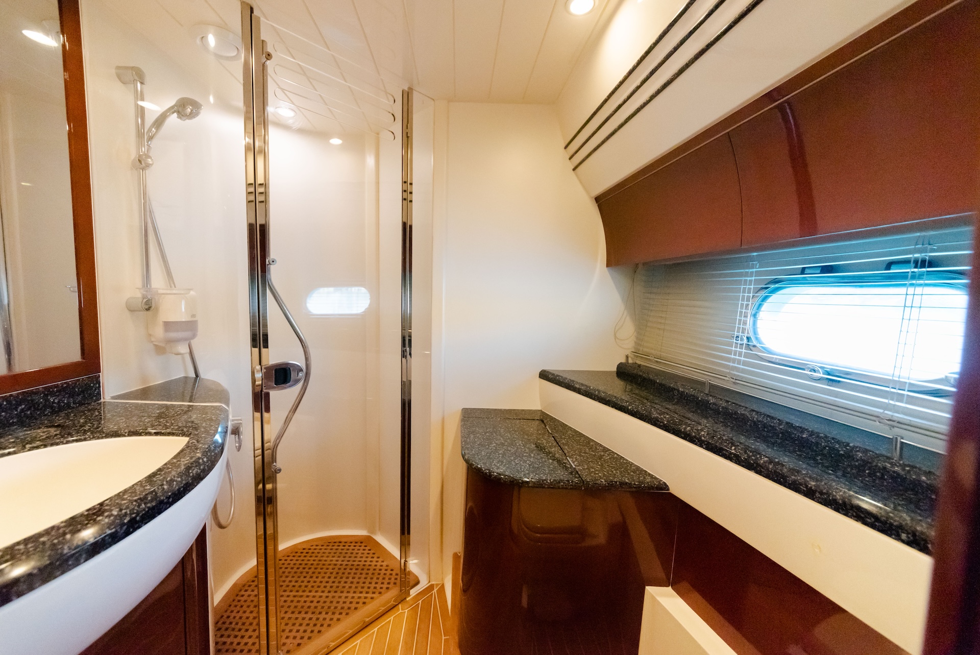 Princess 61 'Mona' photo 7