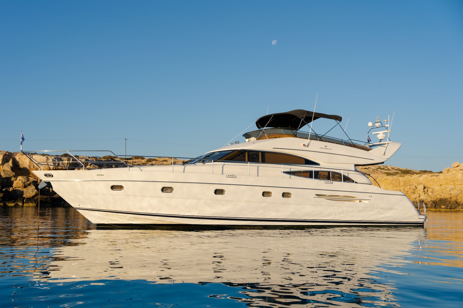 Princess 61 'Mona' photo 10