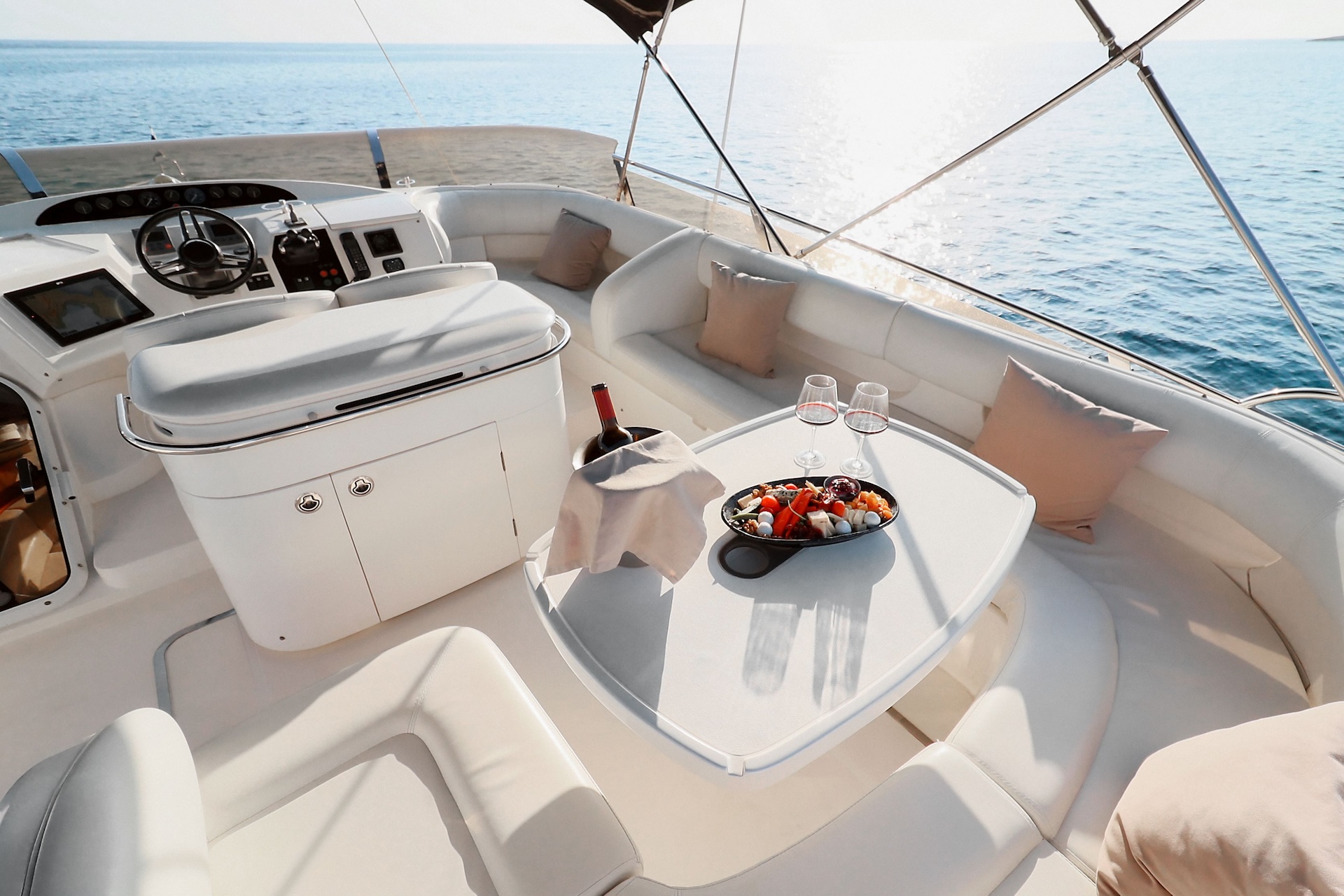 Princess 61 'Mona' photo 12