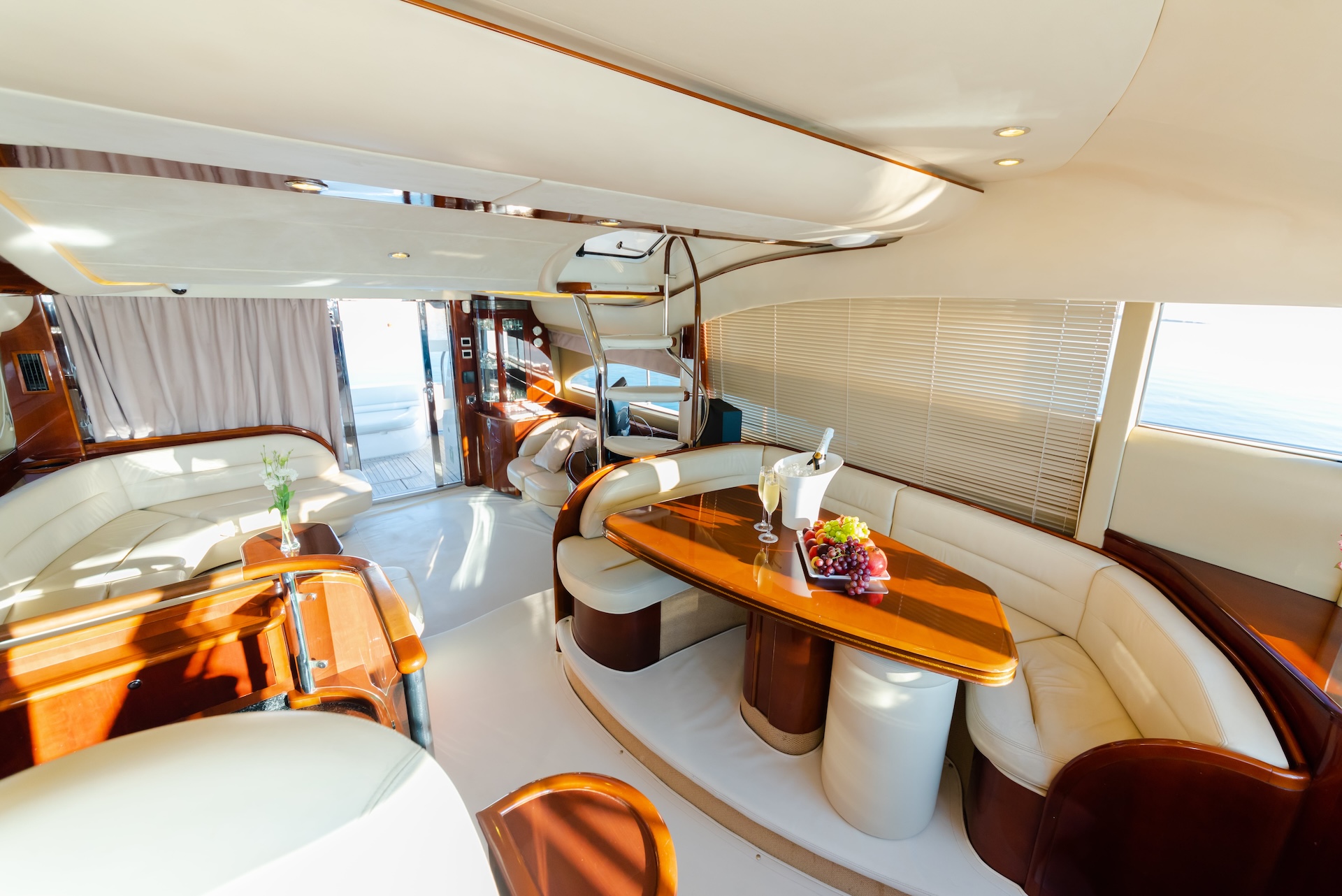Princess 61 'Mona' photo 24