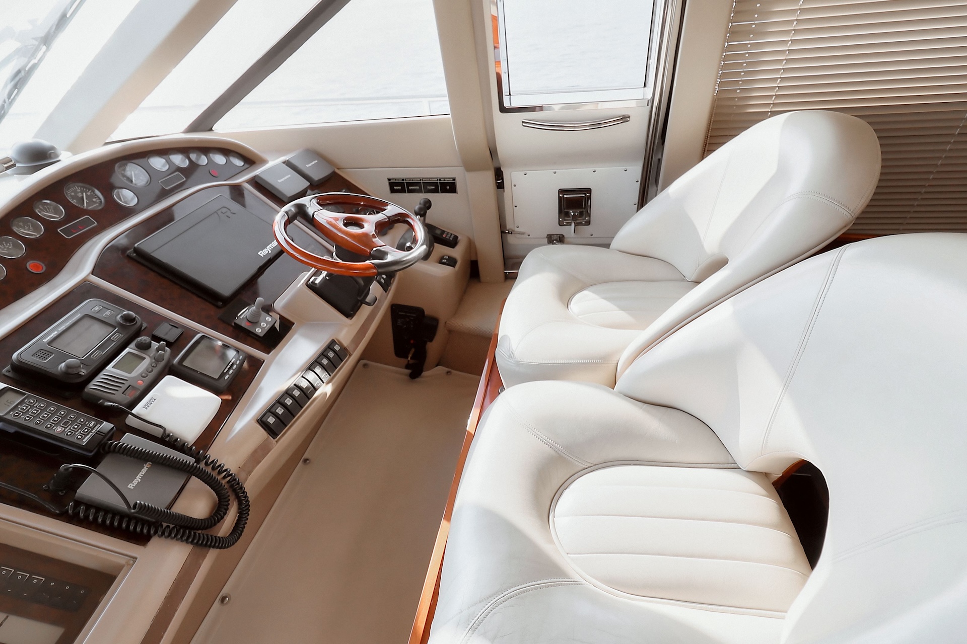 Princess 61 'Mona' photo 26