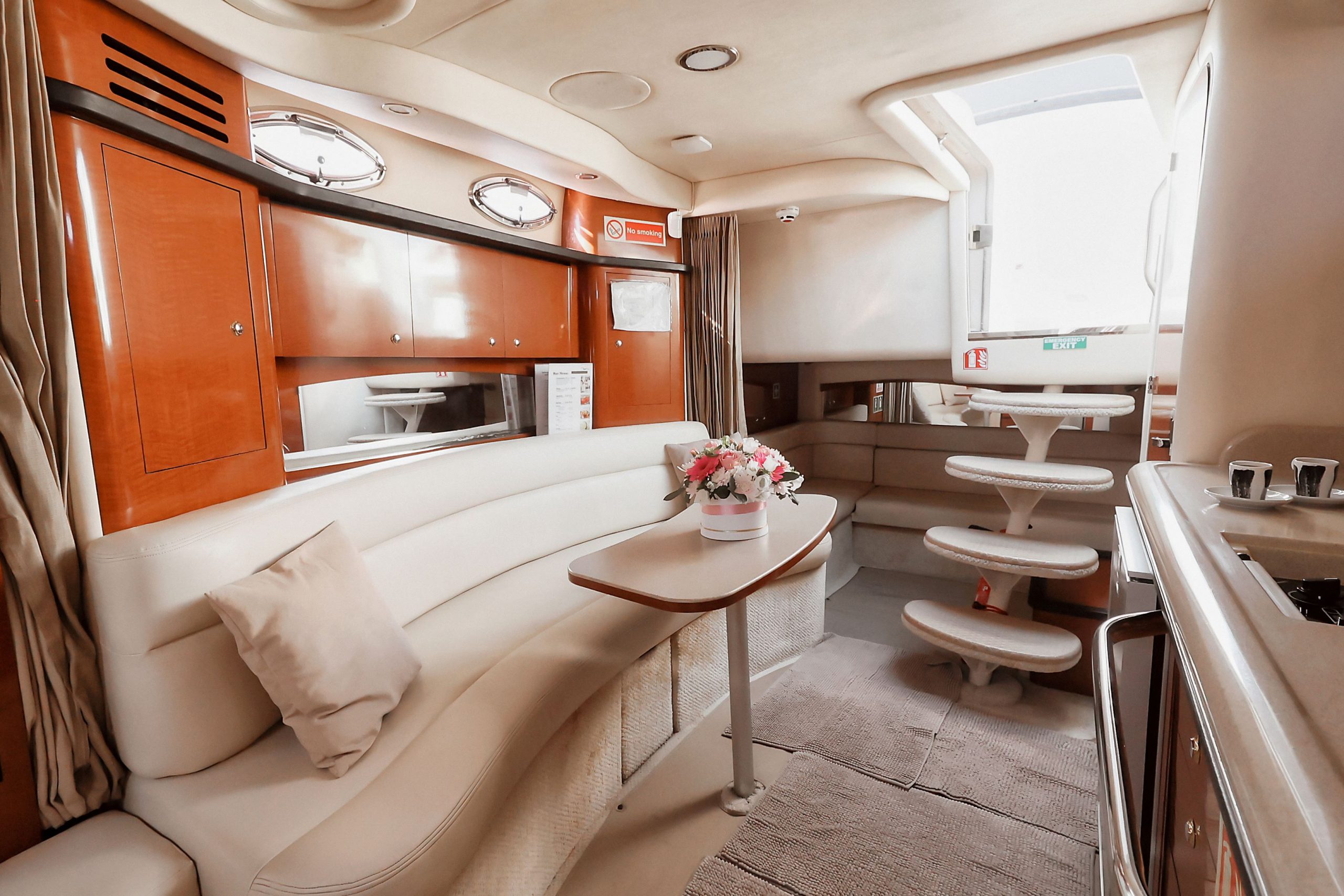 Sea Ray 375 photo 12